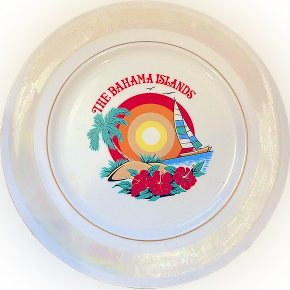 Vintage The Bahama Islands Iridescent Souvenir Plate - Picture 1 of 3